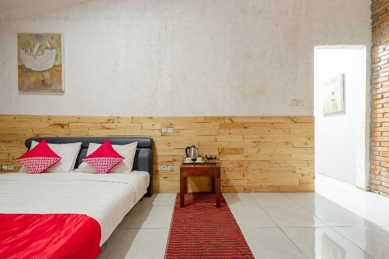 Oyo 2380 Alea Guesthouse Muntilan Exterior photo